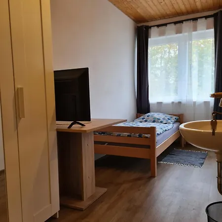 Monteurunterkunft Ochsen بيت ضيافة