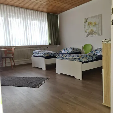 Monteurunterkunft Ochsen بيت ضيافة